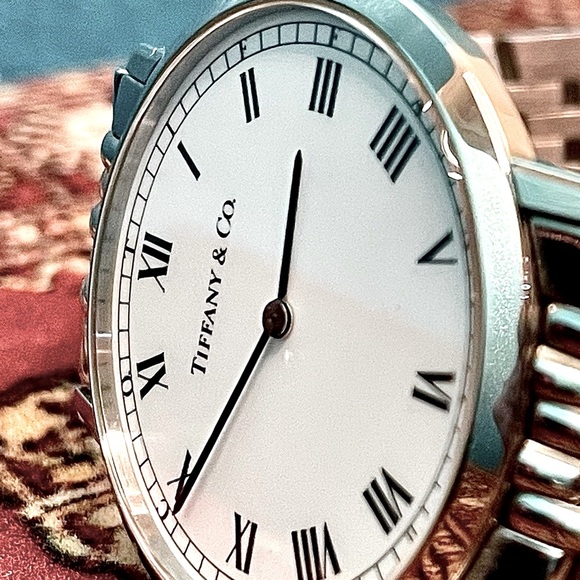 Tiffany & Co. Unisex Watch Classic Roman Numeral Design. Needs new battery. - Picture 7 of 12